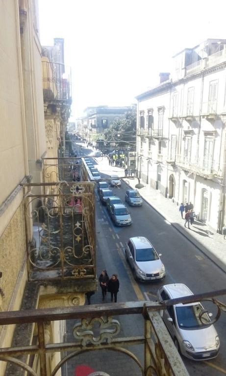 Suites In Sicily 阿奇雷亚莱 外观 照片