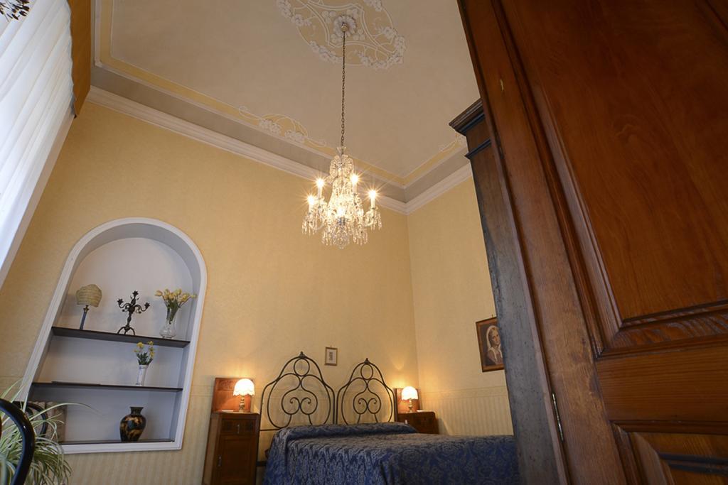 Suites In Sicily 阿奇雷亚莱 外观 照片