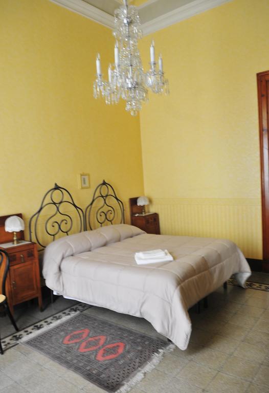 Suites In Sicily 阿奇雷亚莱 外观 照片